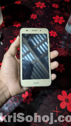 Huawei Y3. (Used)